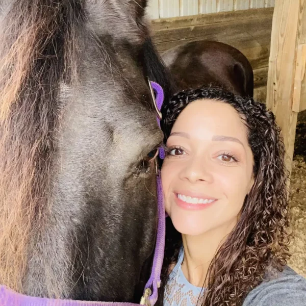 Christina Yoc Agency | Central IL owner giving love to horse